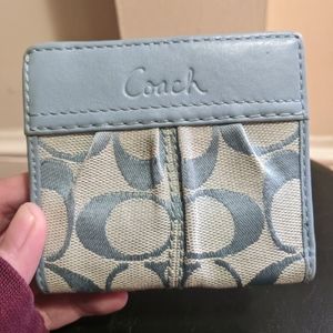 Vintage Coach Bi-Fold Wallet!